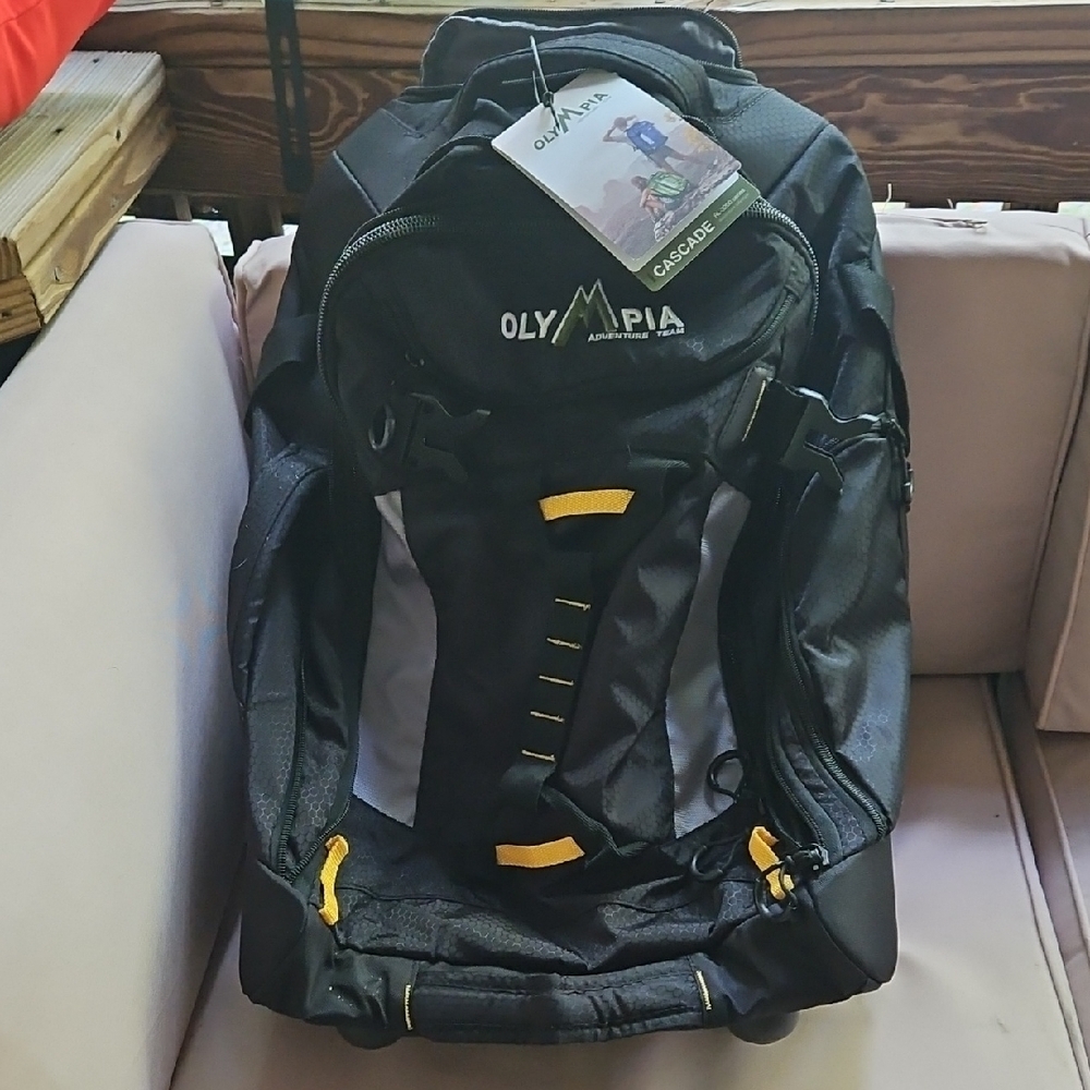 Cascade Black Adventure Backpack - Picture 2 of 7